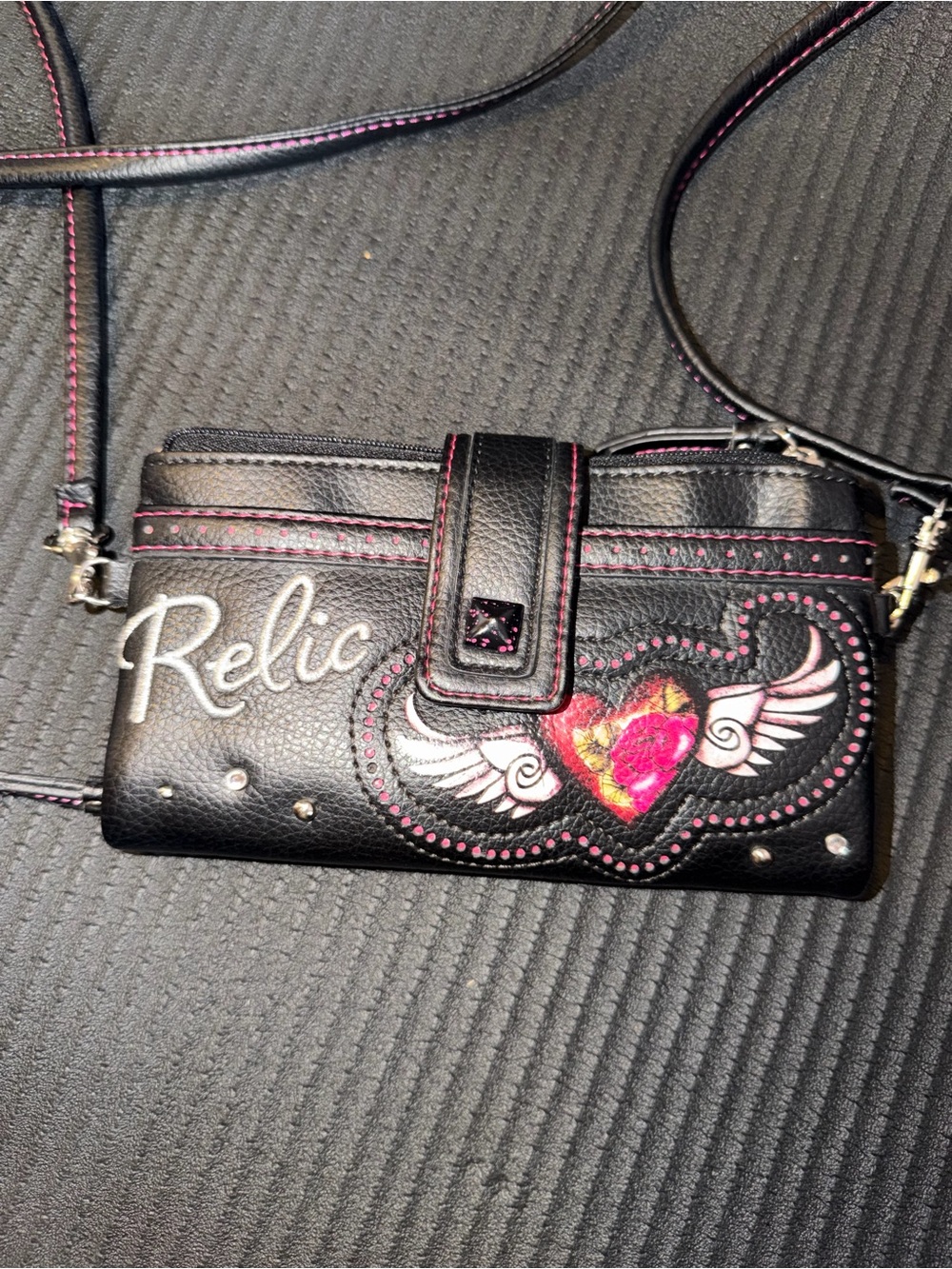 Vintage Relic by Fossil Winged Heart Crossbody Wallet Purse Black Pink Y2K